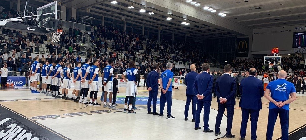 La tripla di Moraschini sulla sirena gela l'Aquila Basket, niente coppa Italia